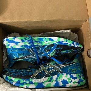 Asics noosa tri 14. Blue and green. New with box.